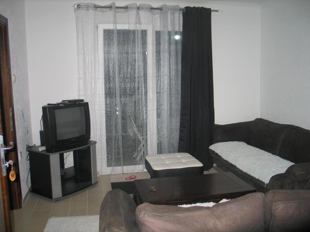 Guest House Dena Dobra Voda Δωμάτιο φωτογραφία
