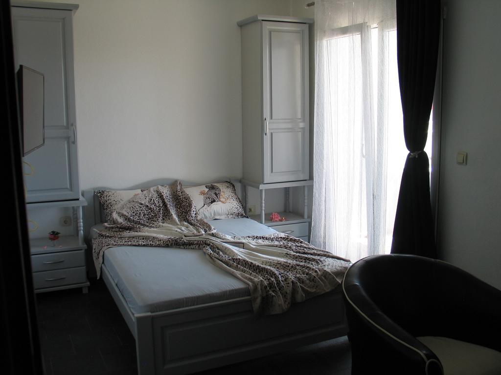 Guest House Dena Dobra Voda Δωμάτιο φωτογραφία