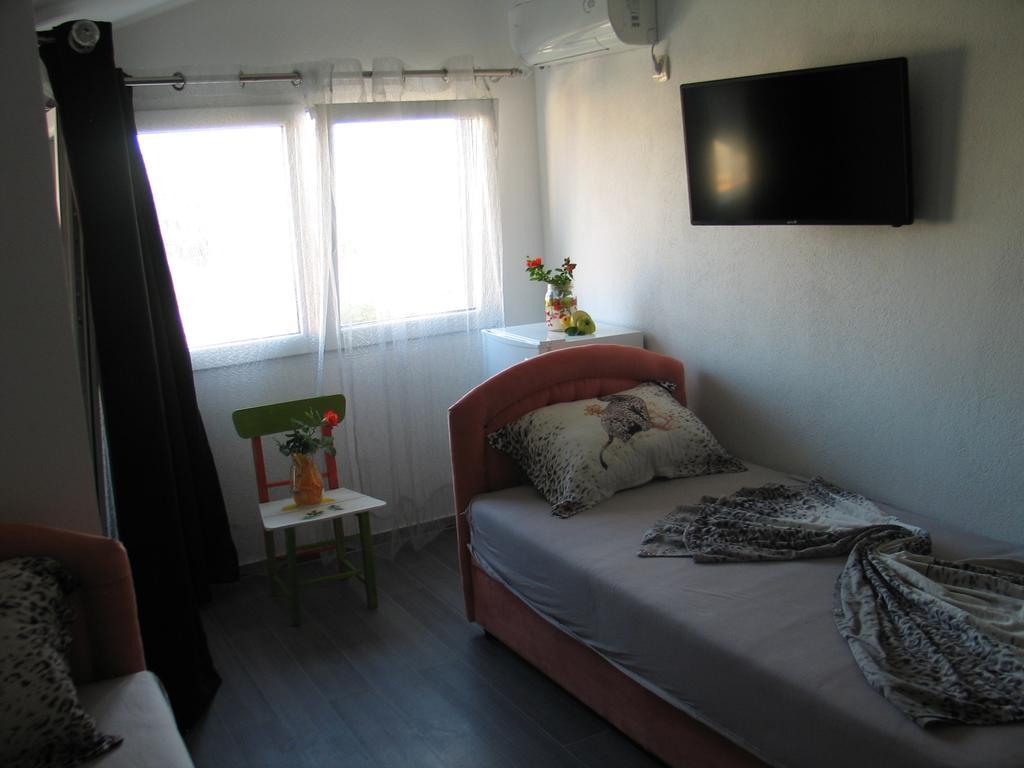 Guest House Dena Dobra Voda Δωμάτιο φωτογραφία